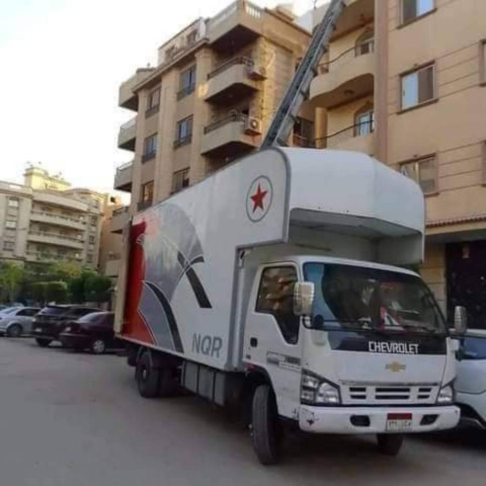 نقل الأثاث الآمن مع فريق الكابتن المحترف